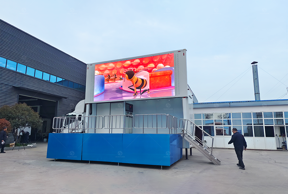 LR255 LED roadshow truck