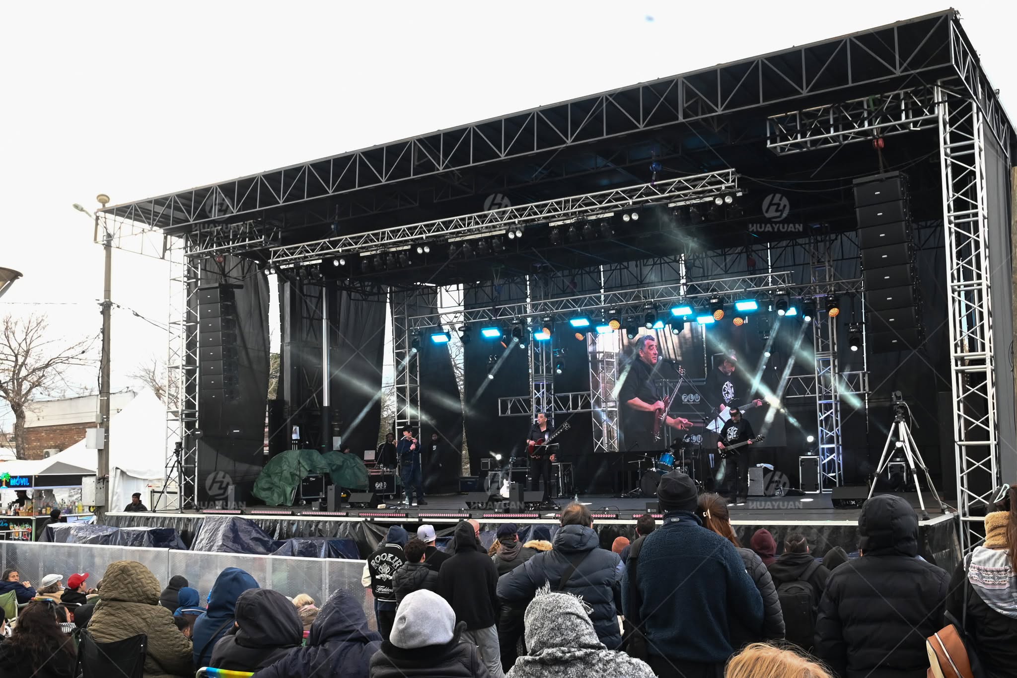 S795 mobile stage at Fiesta Nacional de la Pizza 2026 in Uruguay