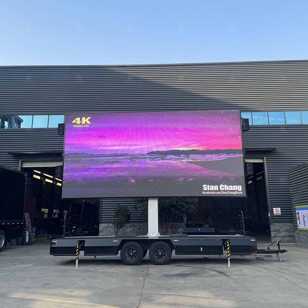LT28 LED TRAILER