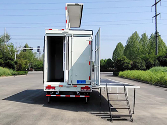 HY-T135-1 MOBILE STAGE TRUCK